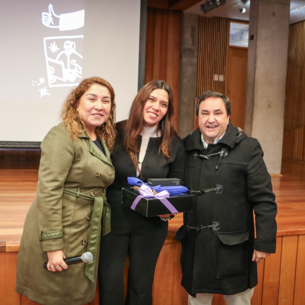 Inspiradora charla de Vannia Toro a nuestras alumnas de IV Medio
