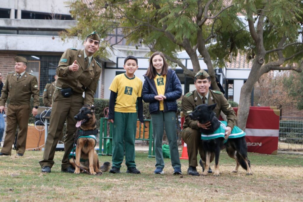 Escuela Canina de Carabineros visita el San Felipe Diácono