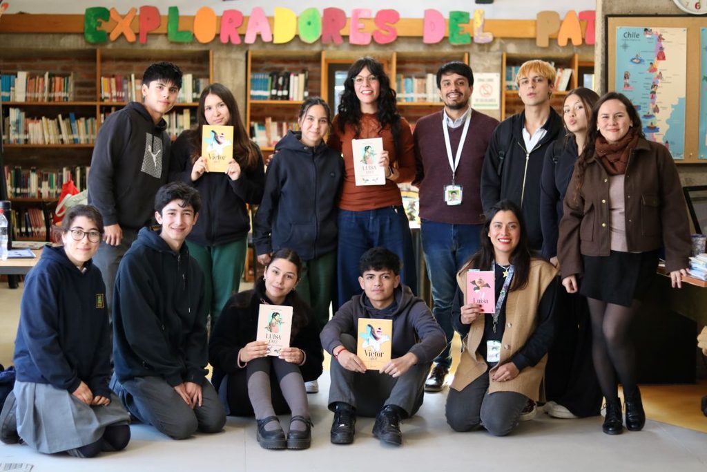 Daniela Viviani visita al electivo de Taller de Literatura